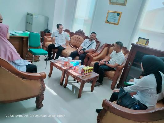 RAPAT KOORDINASI DAN KONSULTASI STUDY BANDING TENTANG PENGELOLAAN JARINGAN DOKUMENTASI DAN INFORMASI HUKUM (JDIH) BERSAMA BAGIAN HUKUM SEKRETARIAT DAERAH KABUPATEN LUMAJANG DENGAN BAGIAN HUKUM SEKRETARIAT DAERAH KABUPATEN PASURUAN